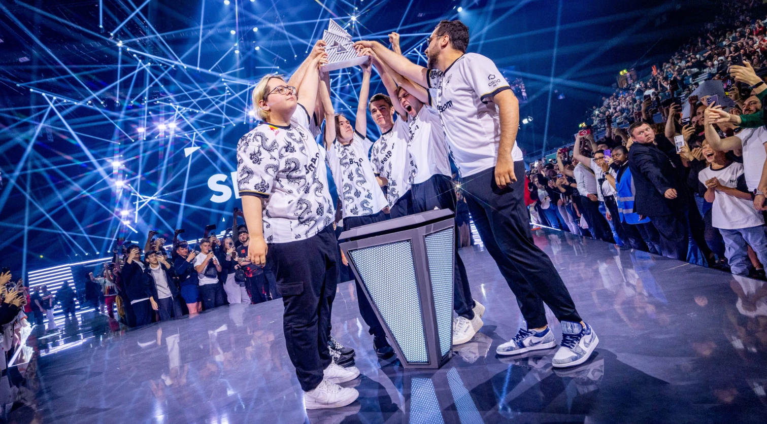 Тренер NaVi исследует командную динамику и будущее s1mplen