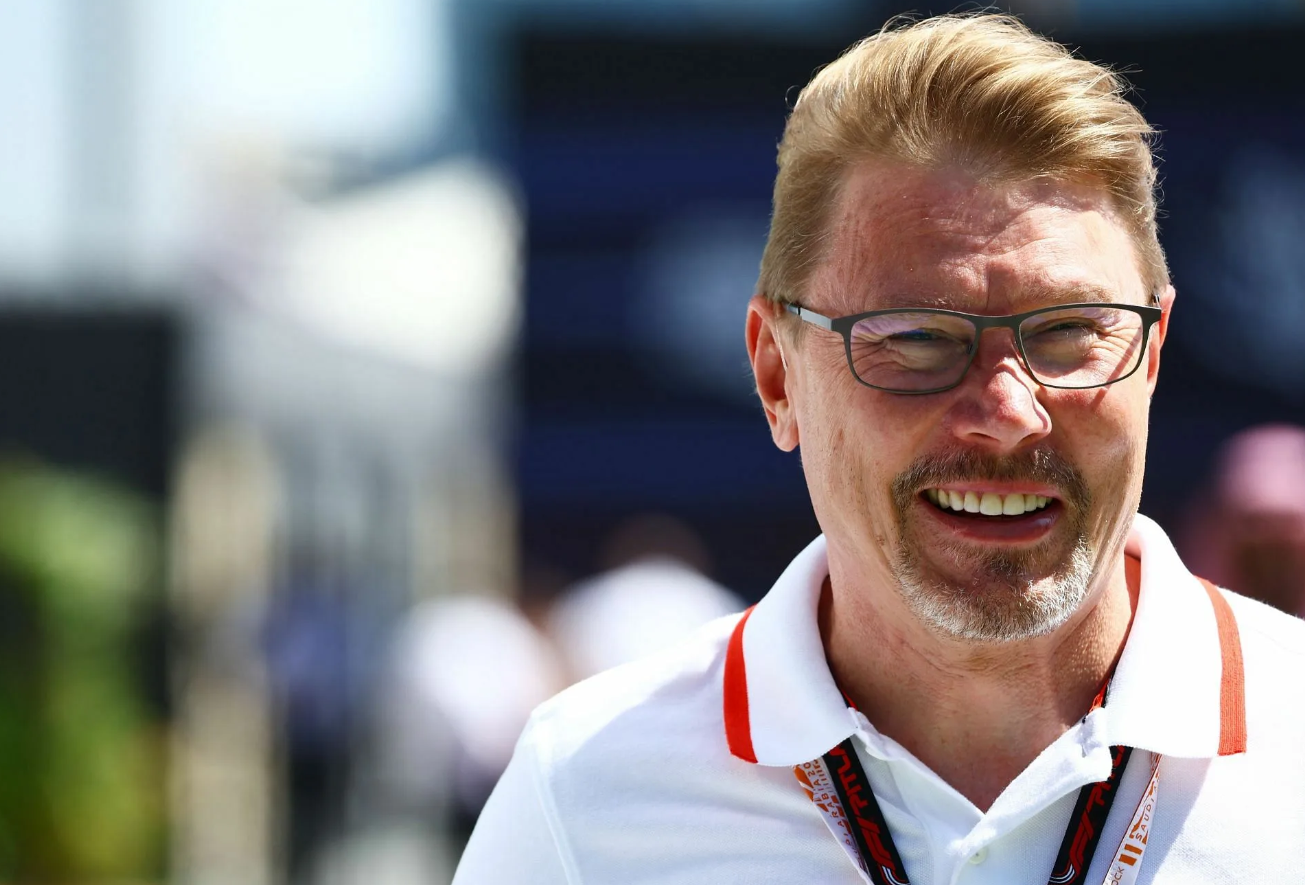 Mika Hakkinen - debyut na fone krizisa Lotusa