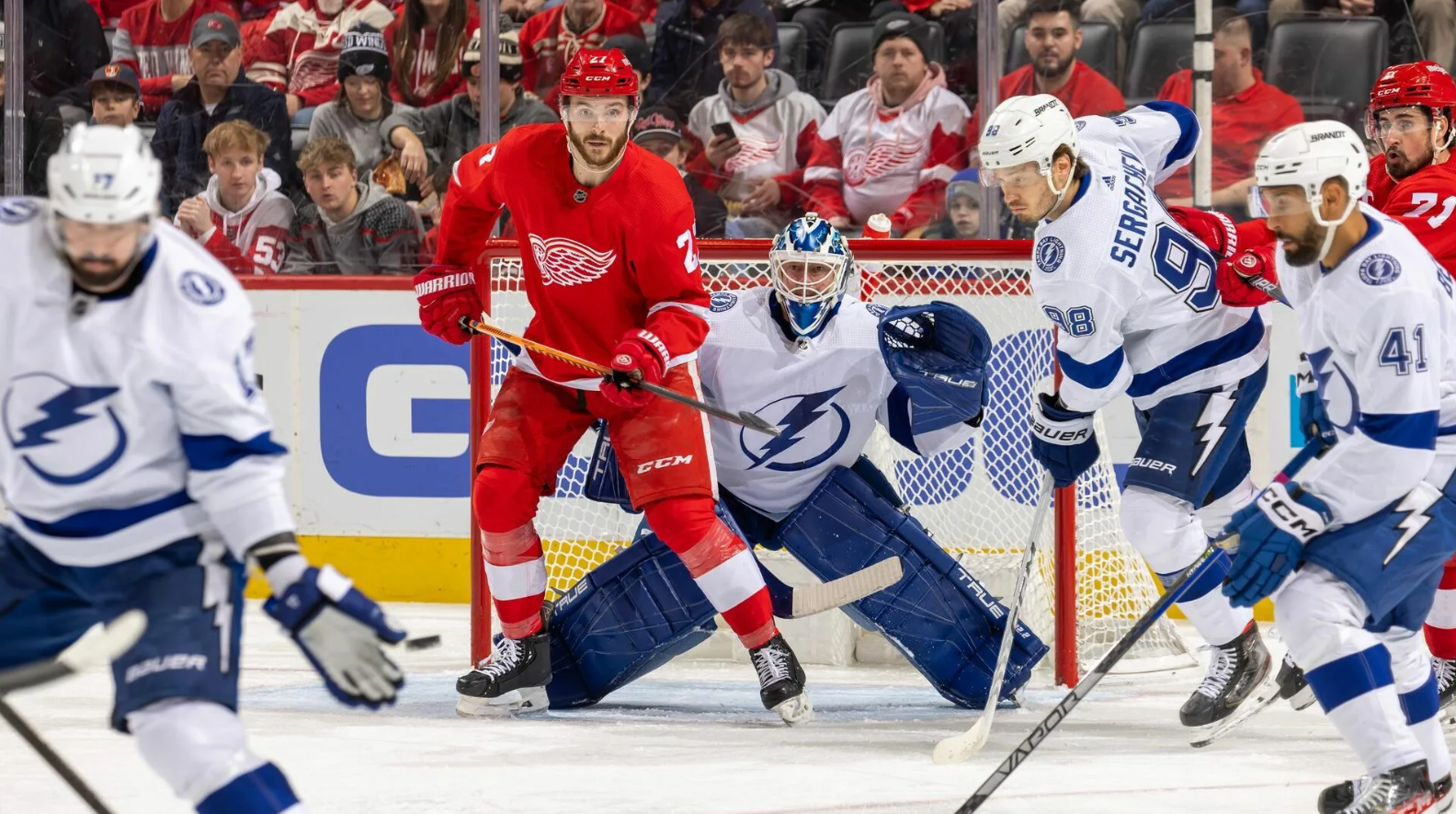 Tampa pobedila Detrojt 63, Kucherov pobil rekord, a Tarasenko zabil 300-j gol