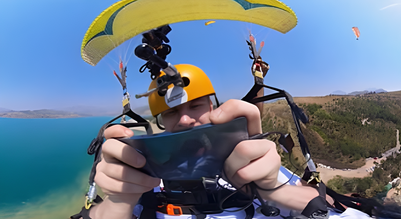 MILKYWAY и EZ4BADBOY сыграли матч PUBG Mobile в небе на парапланахn