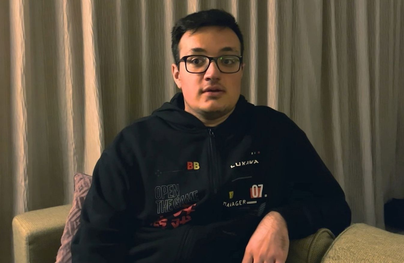 Эмоции зашкаливают: киберспортсмен команды BetBoom разбивает клавиатуру после победы над PARIVISION на TI2025n